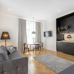 Wanderlust Apartments